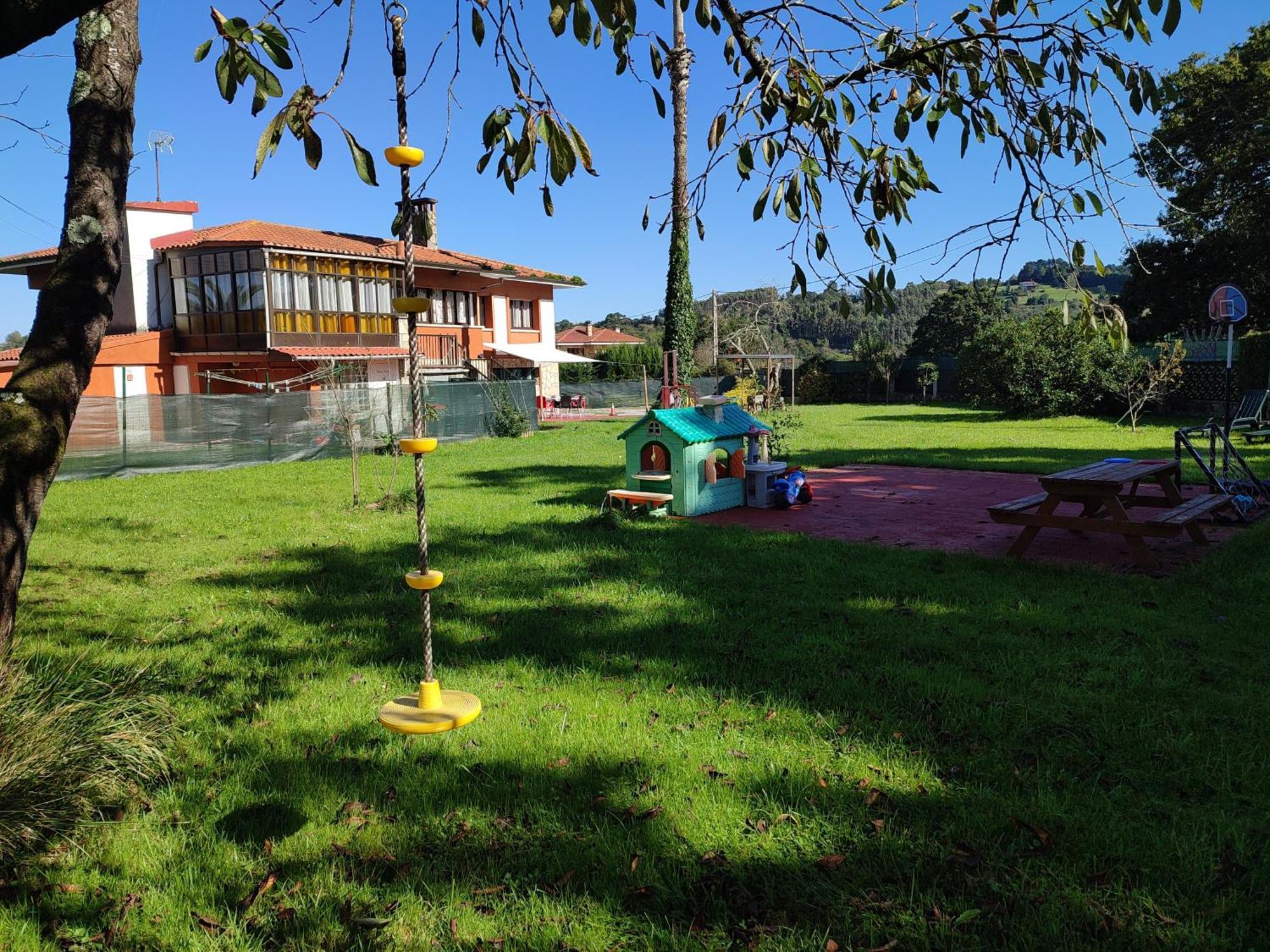 Family House Gijon Villa Exteriör bild