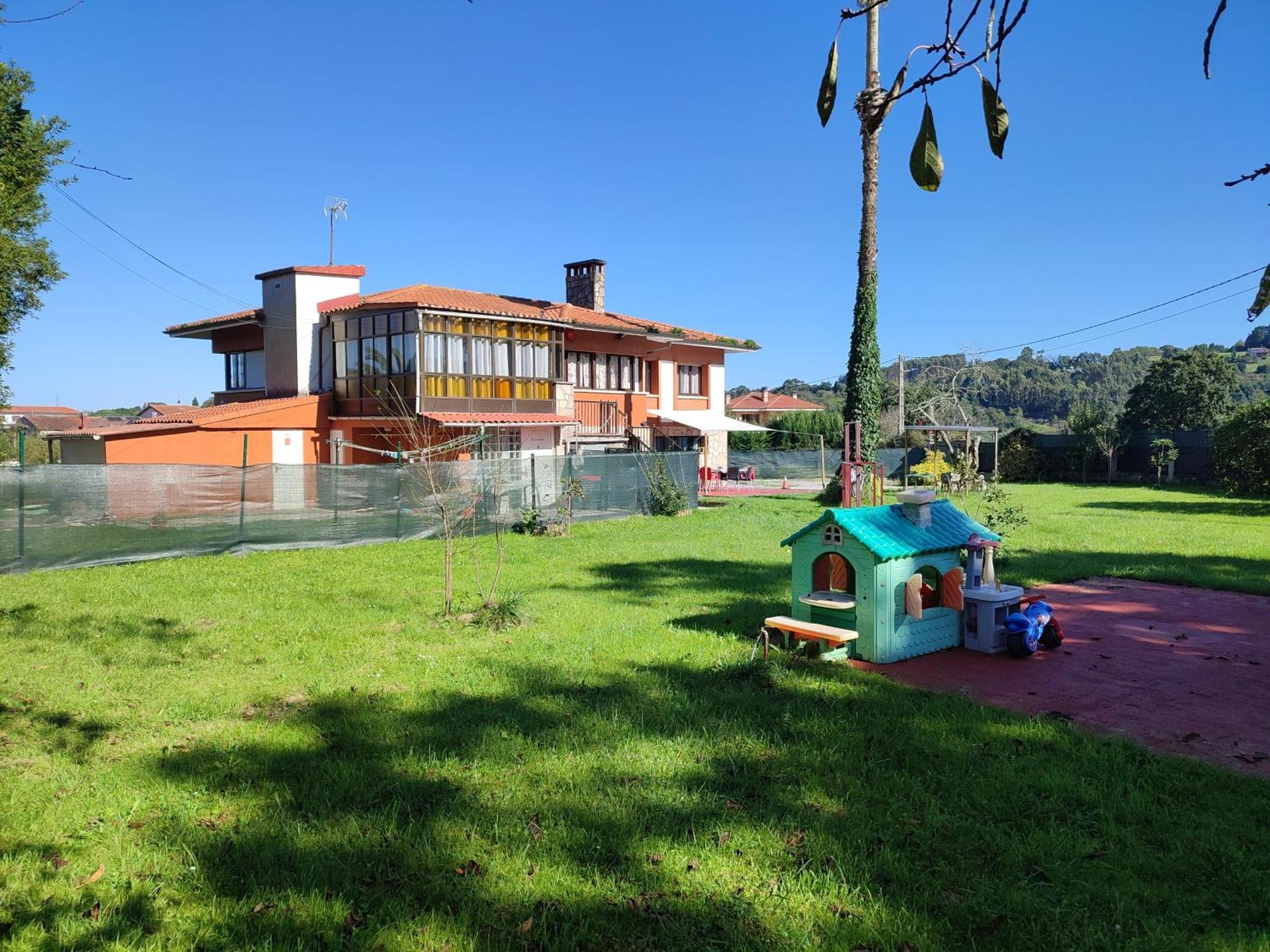 Family House Gijon Villa Exteriör bild